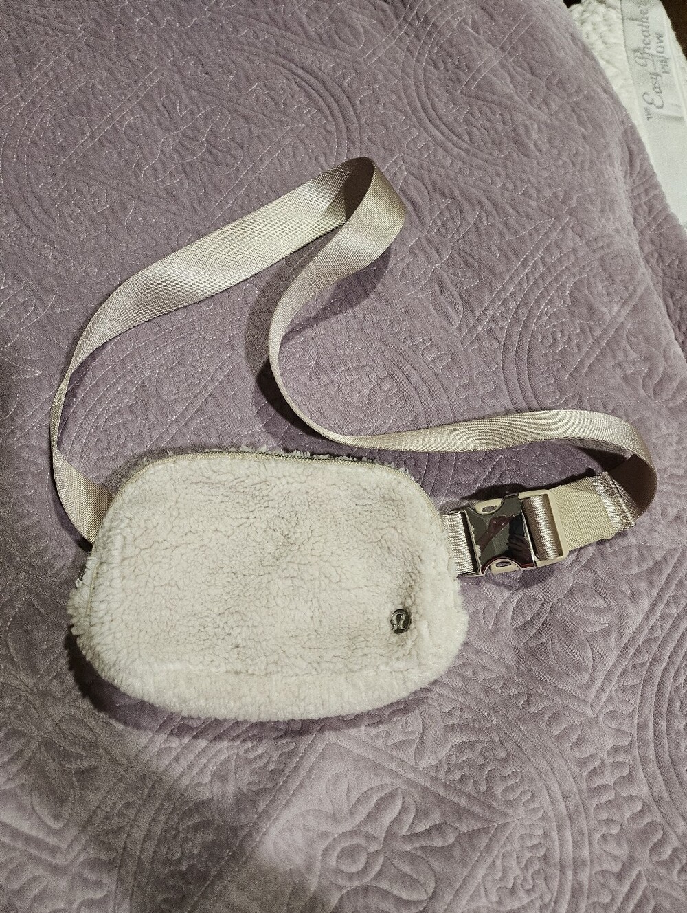 Lululemon Everywhere Fur Belt Bag